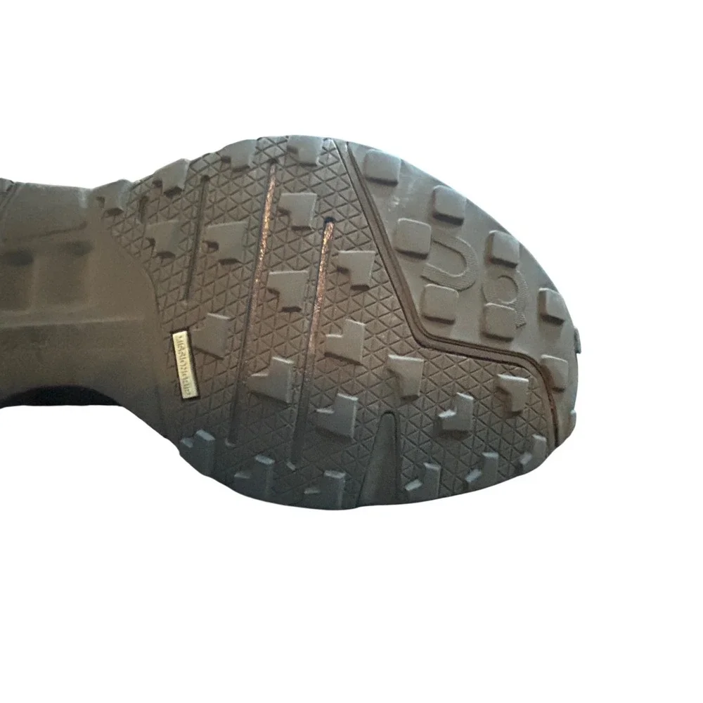 On Running Cloudmonster Grey Black Womens Road‎ Running Shoes Sneakers size 6